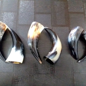 Cuerno Natural para Beber Estilo Vikingo de Alta Calidad Pulido Ecológico Diseño Animal de Cuerno de Búfalo - Product Image 1