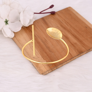 Bracelet ouvert réglable en laiton simple et uni, design artisanal, plaqué or jaune, bijoux cadeaux, fabricant en gros personnalisé - Product Image 4