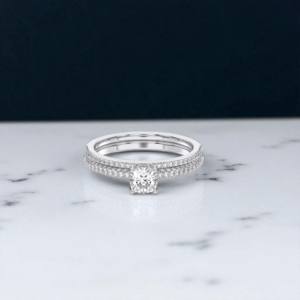 Anillo de Bodas de diamante redondo de moissanita con corte de cojín central de 0,90 quilates, Plata de Ley 925 para ella - Product Image 2