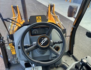 รถตักล้อยาง JCB 3CX ราคาประหยัด พร้อมเครื่องยนต์ดีเซล รถขุดตักดินพร้อมเกียร์ น้ำหนัก 6000 กก. สำหรับงานก่อสร้างและงานเคลียร์พื้นที่เกษตร - Product Image 6