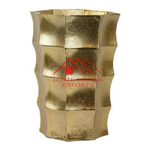 Vases à fleurs en métal décoratifs de table en métal coulé 2025 en or et argent finis - Product Image 2