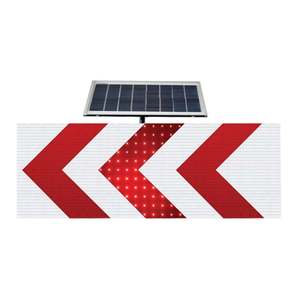 Señal de Dirección para Curvas Peligrosas T-33B con Energía Solar, 1550 x 550 x 100 mm, Señal de Flecha Reflectante de Metal para Uso en Carreteras - Product Image 1