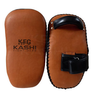 Escudo de Entrenamiento Resistente, Superficie de Cuero de Alta Calidad, Acolchado Grueso, Correas Ajustables, Transpirable y Suave para Boxeo/Kickboxing - Product Image 2