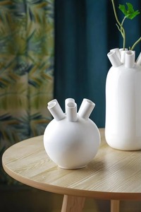 Elegante florero de cerámica blanca, jarrón decorativo hecho a mano para decoración del hogar, decoración de oficina y restaurante, Juego de 2 uds. - Product Image 6