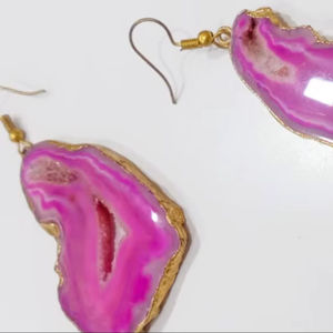 หินดรูซี่คุณภาพสูงสำหรับทำต่างหู หินธรรมชาติจากอินเดีย สำหรับงานประดับเปลือกหอยและกระดูก ลด 20% และของขวัญปีใหม่ - Product Image 1