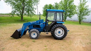 Tracteur agricole NEW HHOLLLANDD 2120 de 1998, moteur et transmission 42 CV - Product Image 6