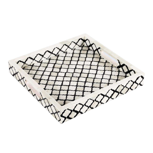 Plateau décoratif motif marocain noir et blanc plateau de service en incrustation d'os de qualité standard plateau de service à thé par l'artisanat en croissant - Product Image 1