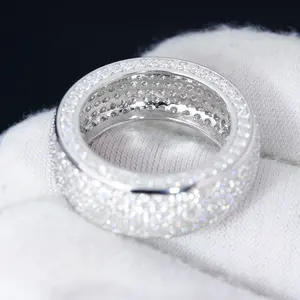 Anillo de Moissanita con Diamantes Completos, Estilo Hip Hop, Diseño Redondo, Joyería Moderna para Hombre, Accesorio de Moda - Product Image 1