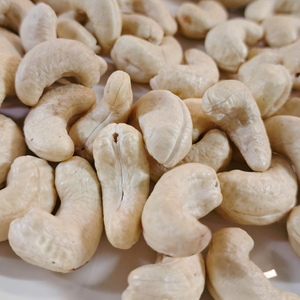 เมล็ดเม็ดมะม่วงหิมพานต์ Kaju badam WW240แซนติโกเม็ดมะม่วงหิมพานต์ - Product Image 1