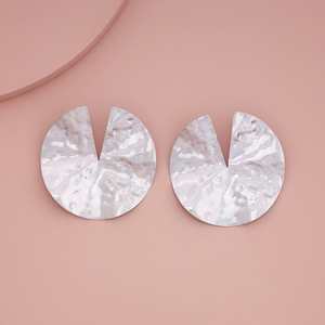 Boucles d'oreilles tendance en perles, collection 185923 - Product Image 1
