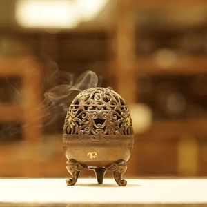 Antique Brass Incense Burner with Floral Dome Lid Pedestal Base and Wooden Handle for <b>Bakhoor</b> & <b>Oud</b> - Product Image 3