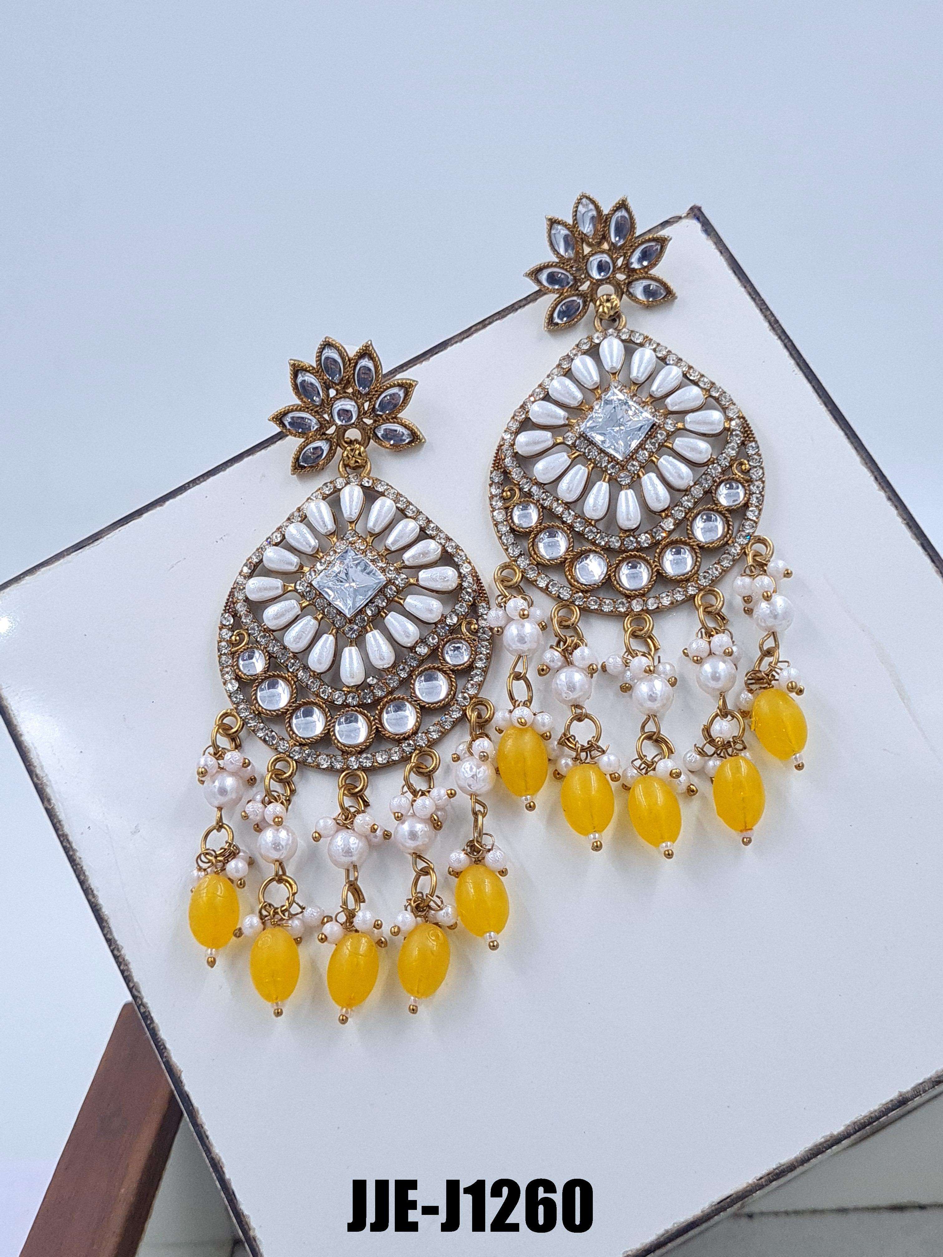 สีเหลือง