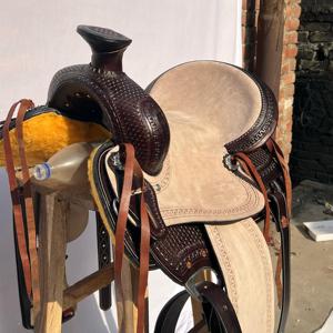 Ensemble de selle western en cuir haut de gamme avec motif Barrel Racing et arceau en bois |   Ensemble de fixation sans clou pour équipement d'équitation en acier inoxydable, façonné à la main - Product Image 3