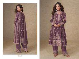 Salwar Kameez de qualité standard en chinon lourd avec broderie et travail de sequins, dernier modèle Sharara disponible en gros - Product Image 3