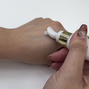 Crème pour les yeux anti-âge à l'hyaluronate de sodium, hydratation intense, avec extrait de Ginkgo et collagène pour raffermir la peau, soins de la peau en marque privée - Product Image 3