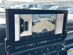 SUV Eléctrico Usado Limpio 2024 2X AWD R20 Volante a la Izquierda Cuero Oscuro ACC Sin Accidentes En Buen Estado - Product Image 4