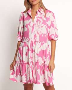 Elegante Vestido Largo de Verano Estilo Bohemio Clásico con Estampado Floral, Color Negro, Manga Larga, Estilo Imperio, Cuello Cruzado con Borlas - Product Image 1