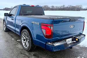 Ford F-150 XL 4x4 Coyote V8 Power d'occasion 2024 - Product Image 3