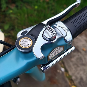 Manija del panel lateral derecho para motocicletas Lambretta LD125 + LD150 - Product Image 3
