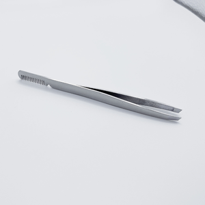 Peigne à sourcils à pointe inclinée de la meilleure qualité, finition terne - Product Image 3