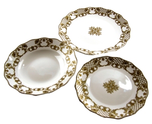 Ensemble de 18 pièces en porcelaine fine de la famille royale, design Château de Mégève, pour hôtels et décoration intérieure, anniversaire - Product Image 1