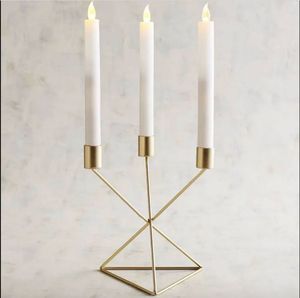 Soporte cónico de metal hecho a mano elegante hecho a mano para decoración moderna del hogar y propósito de exhibición de velas de lujo - Product Image 1