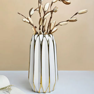 Florero de Metal de nuevo diseño, decoración elegante moderna para sala de estar, mesa de Hotel de boda, pieza central, regalo de decoración interior - Product Image 1