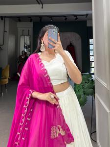 Nuevo Lehenga Choli Tradicional Indio de Seda de Mantequilla, Hermoso Estampado a Color, Vestido Pesado para Mujer para Fiesta, Estilo Rajasthaní en 2025 - Product Image 5