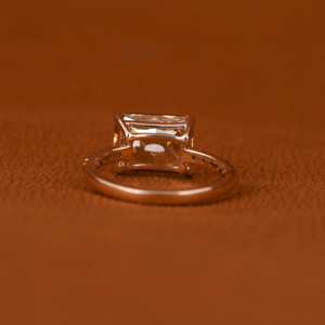 Anillo de Compromiso Clásico con Diamante Amarillo Radiante Cultivado en Laboratorio, Chapado en Oro de 14K, Anillo Moderno con Diamante Rosa de Corte Redondo y Engaste Pavé - Product Image 4