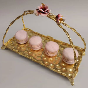 Plateau de service en métal doré de grande qualité avec accent doré antique, pour la cuisine, la vaisselle, les collations, les biscuits - Product Image 2