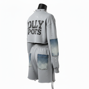 Ensemble court pour femme en coton et polyester molletonné gris avec empiècements et logo imprimé vieilli – Haut court et short 100 % coton - Product Image 5