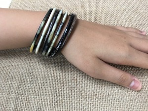 Pulsera Ecológica de Cuerno de Búfalo Tallado Tribal para Mujer, Exportador de Joyería de Cuerno Natural - Product Image 2