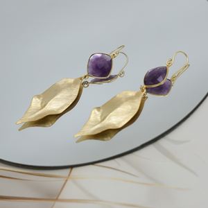 Pendientes de gota de amatista de latón chapado en oro de 18 quilates DUA hechos a mano | Declaración de boda de mujer de moda | Proveedor exportador de Jaipur - Product Image 2