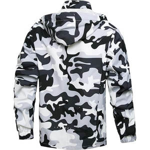 Chaquetas Softshell con Capucha para Hombre de Alta Calidad, Personalizadas, Elásticas, 100% Poliéster, Cortavientos, Negras y Blancas, para Invierno - Product Image 2