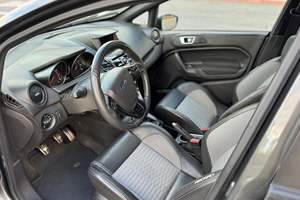 Ford Fiesta ST 2016 d'occasion en bon état, sans réserve, 1 propriétaire, boîte manuelle 6 vitesses, turbo 4 cylindres, provenance Californie - Product Image 4