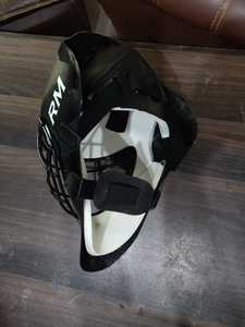 Casco de Portero de Hockey Personalizable RM Sports FH 007 - Material Compuesto de Doble Uso - Product Image 5