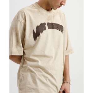 Camiseta Oversize Lavada con Efecto Desgastado, 100% Algodón Jersey de Tejido Pesado (280-300 Gramos), Estilo Cut & Sew, Camisetas Estampadas - Product Image 2