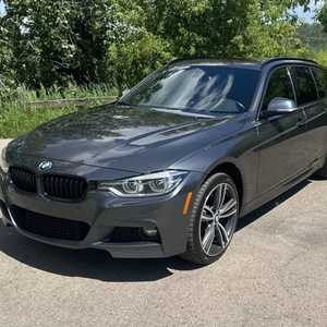 BMW 330i xDrive Sports Wagon Turbo 4 cylindres AWD 2017, bon état, très bien équipé, non modifié - Product Image 1