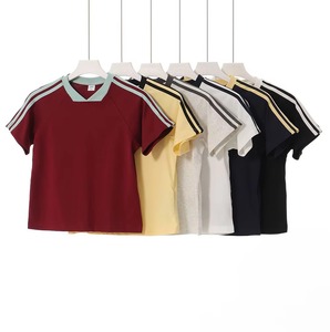 เสื้อยืดแนวสปอร์ตอินเทรนด์เสื้อยืดคอวีเสื้อแขนสีตัดกันเสื้อถักปรับแต่งได้ระบายอากาศ - Product Image 6