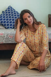 Elegante traje de noche estampado Floral a mano para mujer Alta demanda Verano Otoño Primavera Ropa de dormir de La India Uso diario - Product Image 3