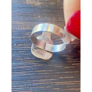 Anillo Kingman Tsosie de Philips, Turquesa, Plata de Ley, Talla 7.25, Estilo Religioso, Forma Geométrica, Engaste con Garras, Chapado - Product Image 5