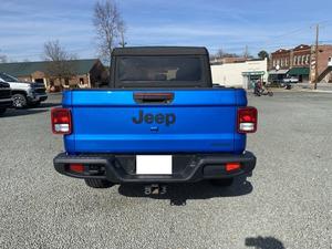 รถจี๊ป แกลดิเอเตอร์ สปอร์ต ครูว์แค็บ ปี 2021 ขับเคลื่อน 4 ล้อ เกียร์อัตโนมัติ เบาะหนัง ไฟหน้า LED จอสัมผัส ขาย - Product Image 2