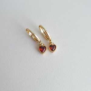 Elegantes Pendientes de Aro Huggie con Rubí Rojo, Plata de Ley 925 Chapada en Oro, Lindos Pendientes de Fiesta, Estilo Vintage, Regalo para Ella - Product Image 5