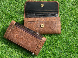 Nouveau Western fait à la main Hairon fourrure sculpture pochette en cuir femmes conçu Offre Spéciale marron en relief élégant coque de téléphone portefeuille spacieux - Product Image 6