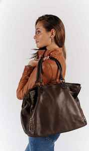 Sac fourre-tout vintage marron en cuir véritable avec fermeture éclair pour femme, grand sac à bandoulière souple pour le travail, le portable, le shopping et les voyages - Product Image 2
