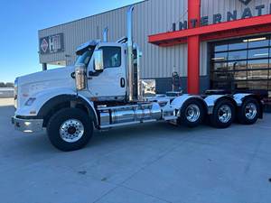 Camion benne basculante d'occasion INTERNATIONAL 6x4 2026, moteur diesel 10 cylindres >450ch, caméra arrière 360°, écran tactile, automatique - Product Image 6