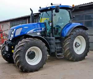 Tractor New Holland 4WD con excelente capacidad de carga y capacidades multiusos - Product Image 3