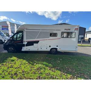 Camping-car Pilote Evidence P720U 2184cc Automatique Conduite à Droite 4 Couchages 4-6 Passagers Une Chambre - Product Image 6