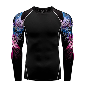 Vente en gros de rashguards de surf et de jiu-jitsu à manches courtes en élasthanne, de bonne qualité, avec logo par sublimation - Product Image 1