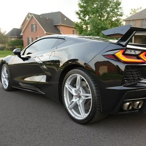 Chevrolet Corvette Stingray Coupé 2023 d'occasion en excellent état - Product Image 1